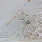 Soffitto con decorazione ornamentale neobarocca